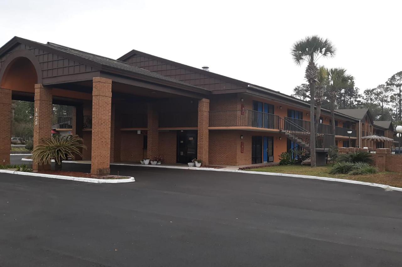 Super Value Inn Valdosta Exterior foto